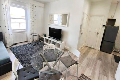 1 bed property, in St. Philip's Road, £275,000