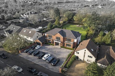 7 bed property, in Tentelow Lane, £2,100,000