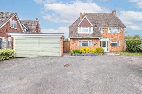 4 bed property, in Ryton Road, £750,000