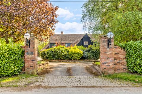 5 bed property, in Hebing End, £1,750,000
