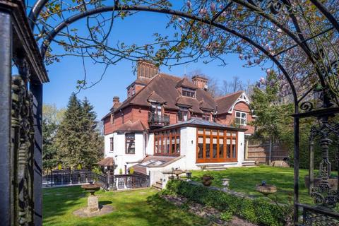 5 bed property, in North End Avenue, £4,999,000