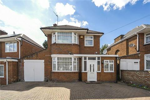 3 bed property, in Weston Drive, £800,000