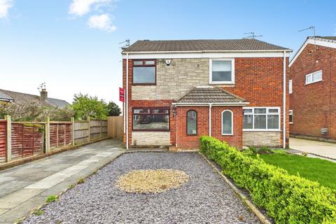 3 bed property, in Dean Close, £220,000
