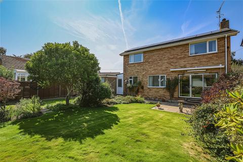 3 bed property, in Patricks Copse Road, £550,000