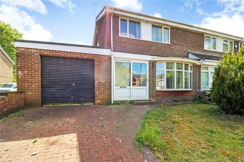 3 bed property, in Marlow Drive, £135,000