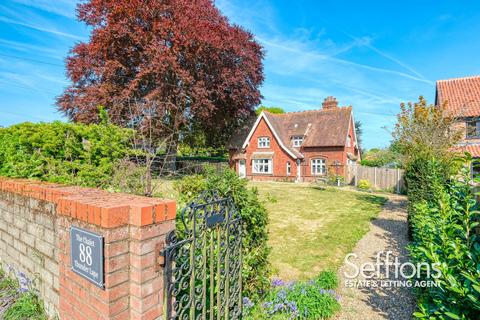 3 bed property, in Thunder Lane, £650,000