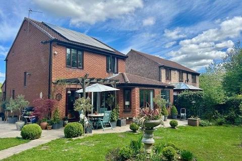 3 bed property, in The Grange, £329,950