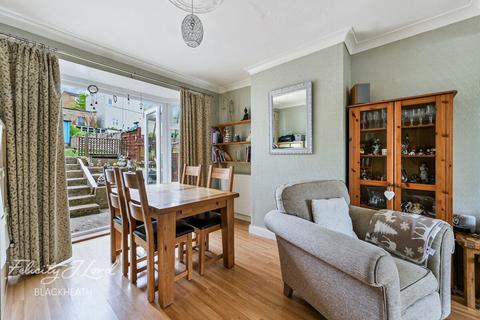 3 bed property, in Moordown, £450,000