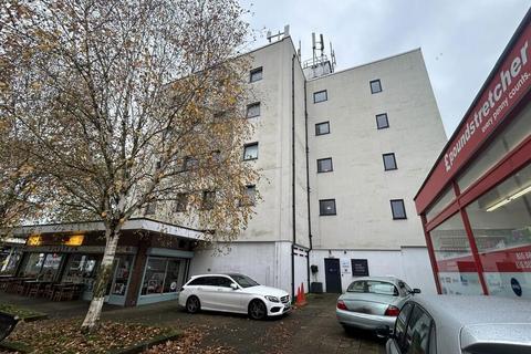 1 bed property, in London Road, £20,000