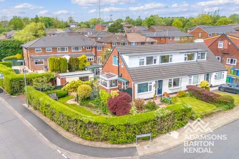 3 bed property, in Bramley Road, £340,000