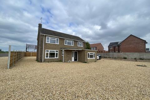 3 bed property, in James Road: Crowland, £900,000
