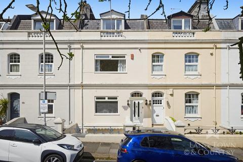 6 bed property, in Citadel Road East, £435,000