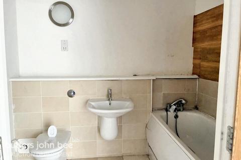3 bed property, in Rutland Street, £55,000