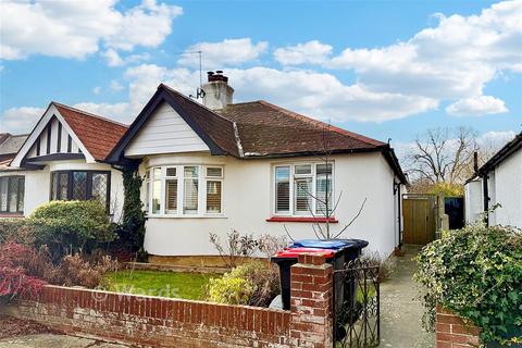 3 bed property, in Graystone Road, £500,000