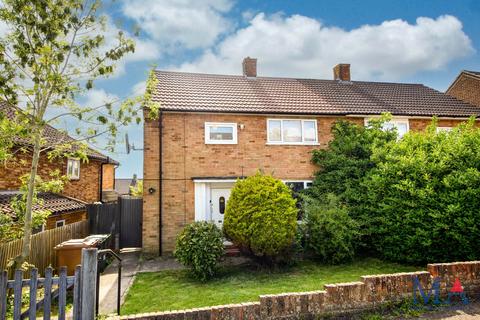 4 bed property, in Stanborough Avenue, £525,000