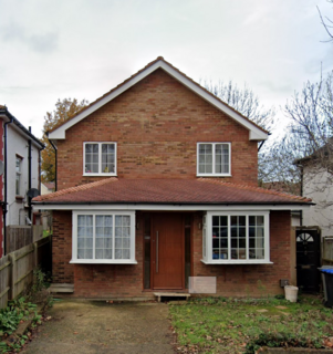 4 bed property, in Beechcroft Gardens, £725,000