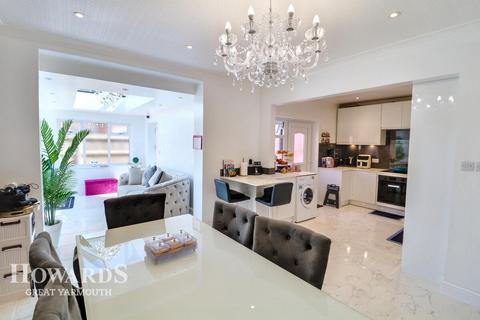 3 bed property, in Fisher Avenue, £290,000