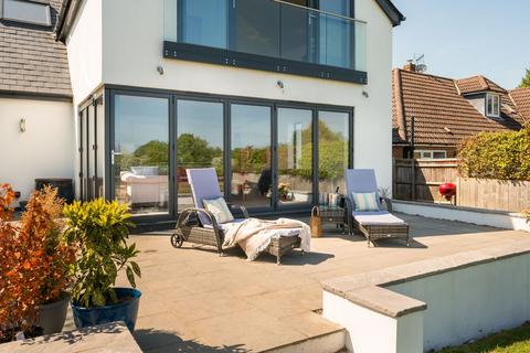 4 bed property, in Knights Lane, £1,000,000