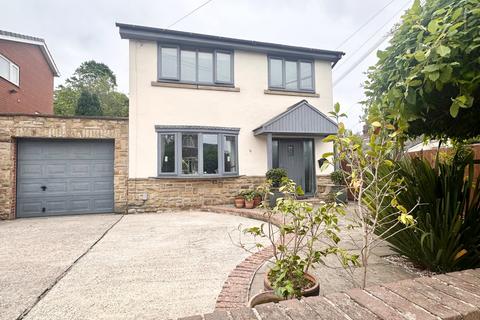 3 bed property, in Belgrave Mount, £400,000