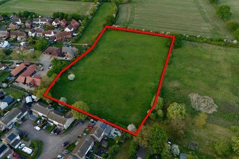 Land, in Manor Way, £360,000