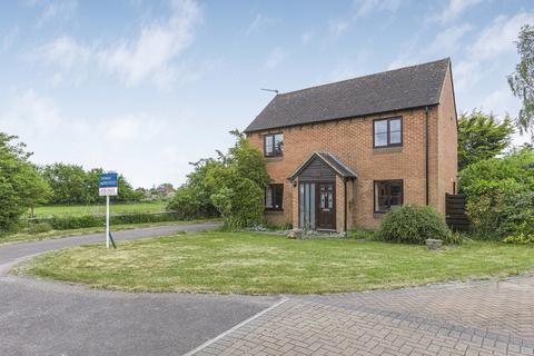 4 bed property, in Brewer Close, £600,000