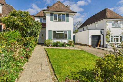 3 bed property, in Harlands Road, £550,000