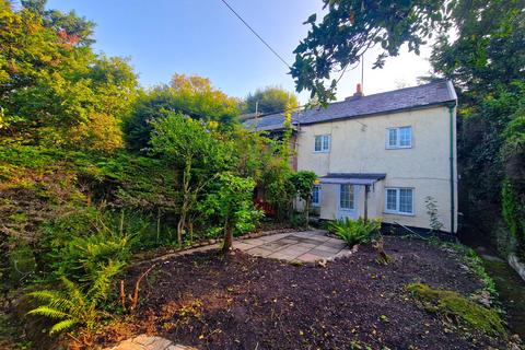 4 bed property, in Mill Street, £360,000