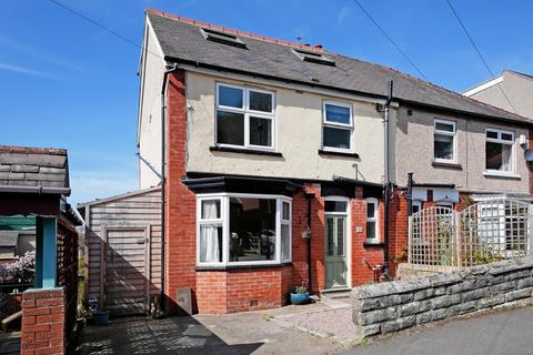 5 bed property, in Strelley Avenue, £450,000
