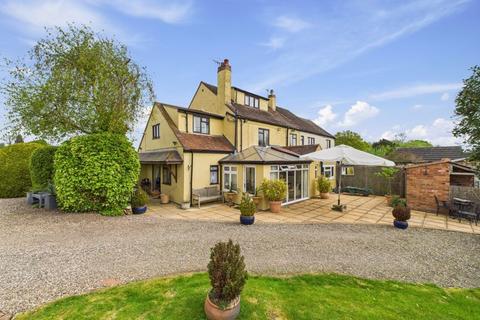 5 bed property, in Holyhead Road, £545,000