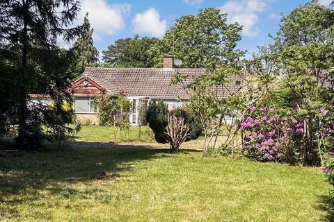 3 bed property, in Horley Row, £650,000