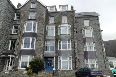 10 bed property, in Sunset Beach Apartments, £550,000