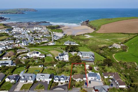 3 bed property, in Trevone, £825,000