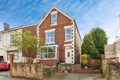 4 bed property, in Chantrey Road, £325,000