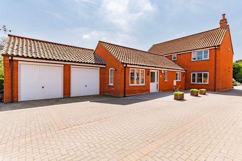 4 bed property, in The Street, £450,000