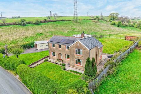 5 bed property, in Penrhiwceiber Farm, £685,000