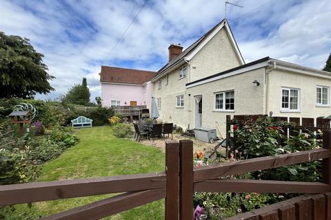 3 bed property, in Aldridge Lane, £350,000