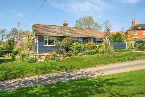 2 bed property, in Little Humby, £290,000
