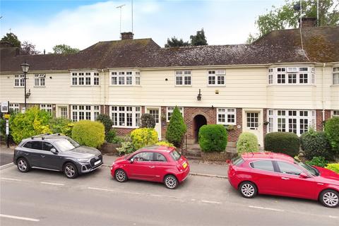 2 bed property, in Station Road, £332,500