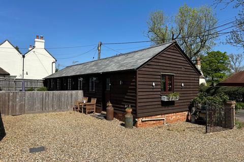 6 bed property, in Water Lane, £750,000