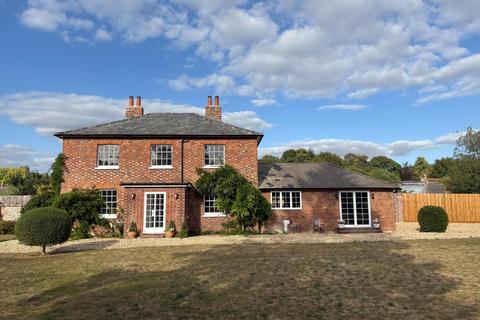 4 bed property, in The Hill, £1,250,000