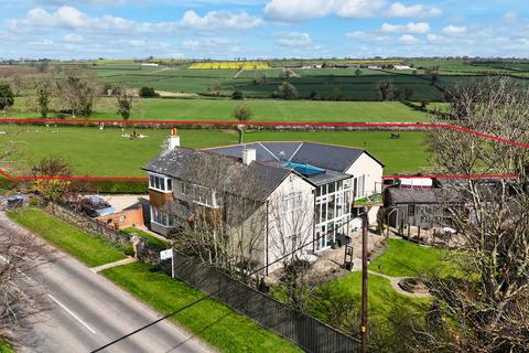5 bed property, in New House Farm, £900,000