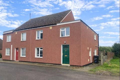 3 bed property, in Whiteleather Square, £140,000