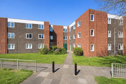 3 bed property, in Rothley Close, £125,000