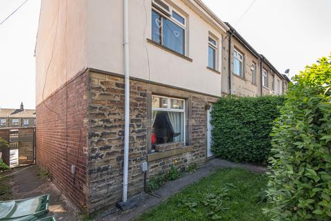 3 bed property, in Wellington Street, £130,000