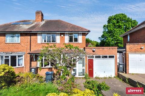 3 bed property, in Hollie Lucas Road, £400,000