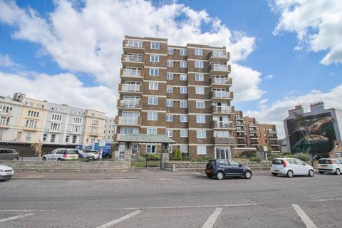 2 bed property, in Glentworth Court**Top Floor Flat**Fantastic Views**Priced to Sell**, £160,000