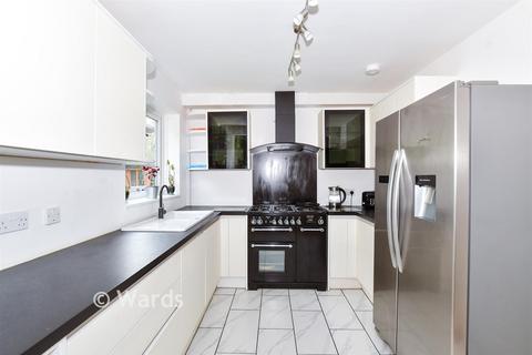 5 bed property, in Swallow Road, £535,000