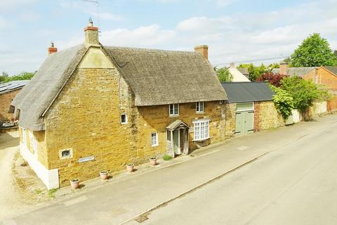 3 bed property, in High Street, £550,000