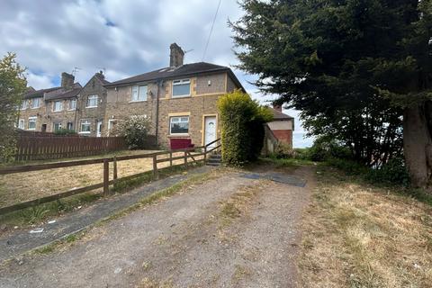 2 bed property, in Canterbury Avenue, £120,000