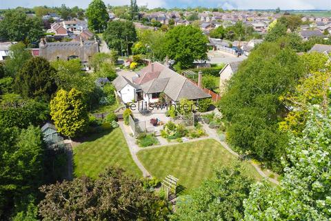4 bed property, in 9 Colne Road, £650,000